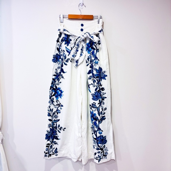 ✨HOST PICK ✨ FARM RIO Cream and blue floral linen wide leg pants - Picture 5 of 8